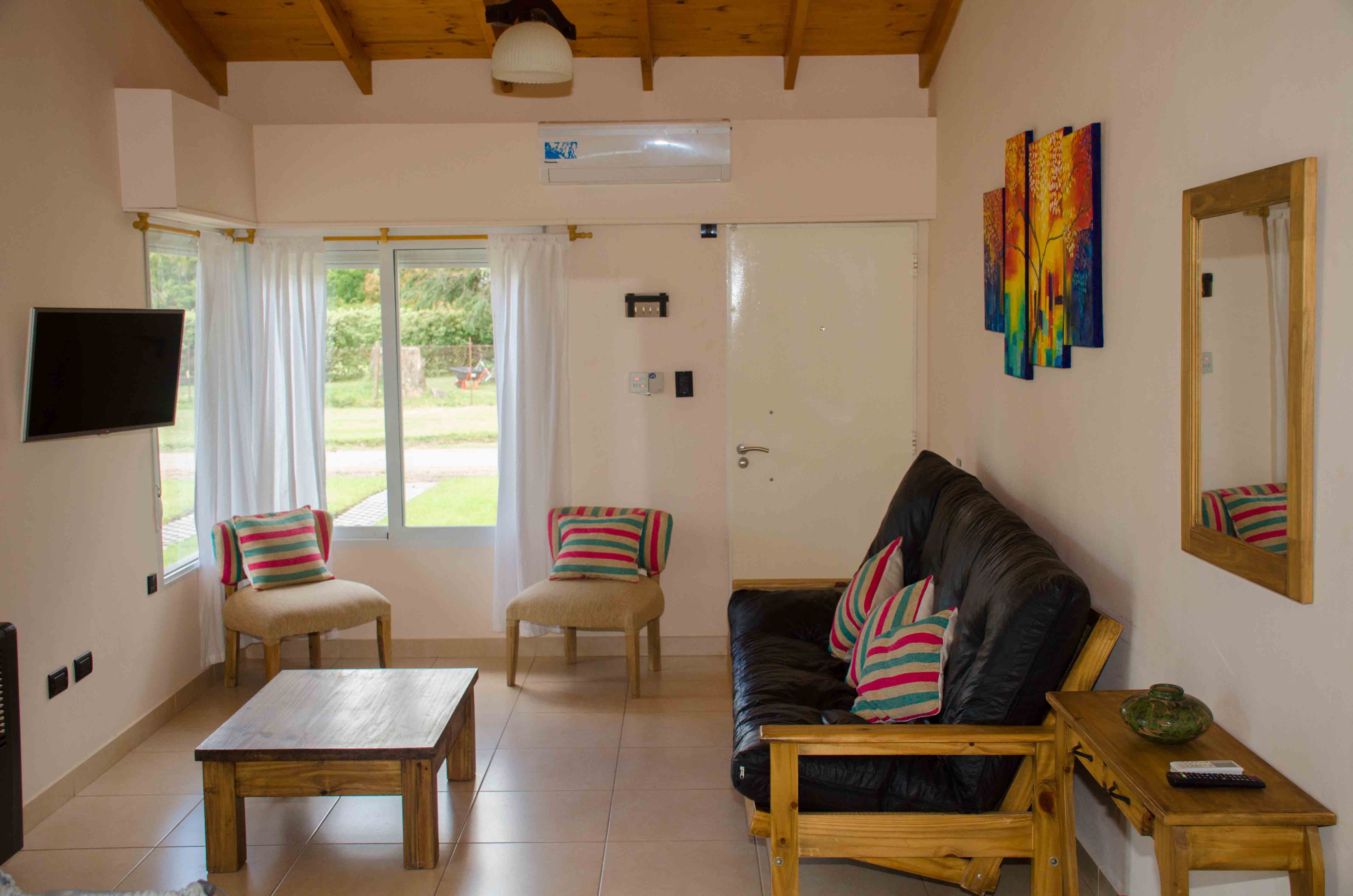 CASA OMBUES -3 PAX-